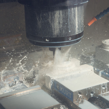 The high-speed, high-power spindle of the PS95 provide Wolcott with substantial increases in productivity, including four times the metal removal in certain applications.